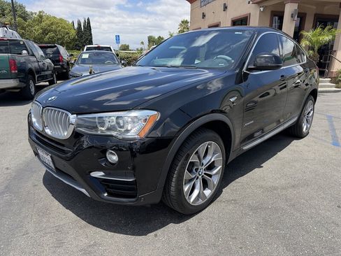 Used 2018 BMW X4 xDrive28i AWD/4WD image 2