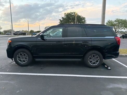 Used 2025 Ford Expedition Active image 12