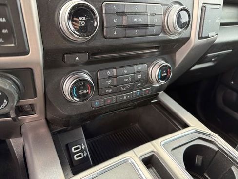 Used 2018 Ford F150 Platinum AWD/4WD image 19