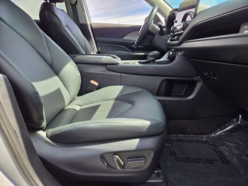 Certified 2024 Toyota Grand Highlander XLE image 17
