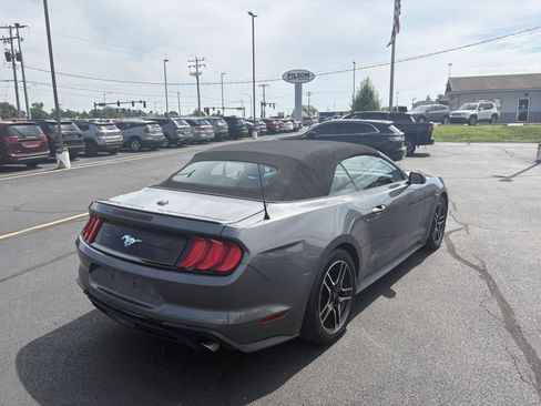 Used 2022 Ford Mustang Premium RWD image 9