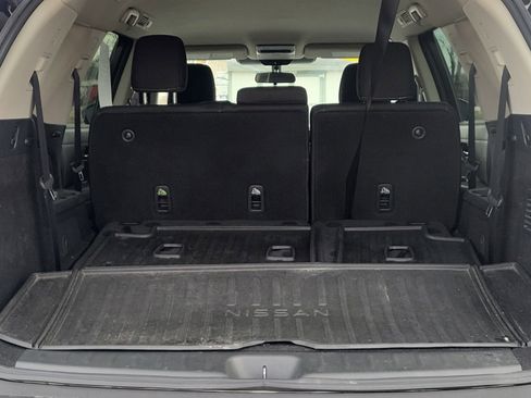 Used 2024 Nissan Pathfinder SV image 7