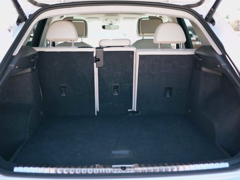 Used 2023 Audi Q3 2.0T Premium image 16