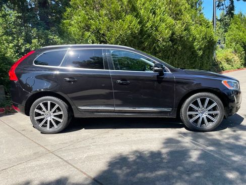 Used 2017 Volvo XC60 T6 Inscription w/ Climate Package AWD/4WD image 3