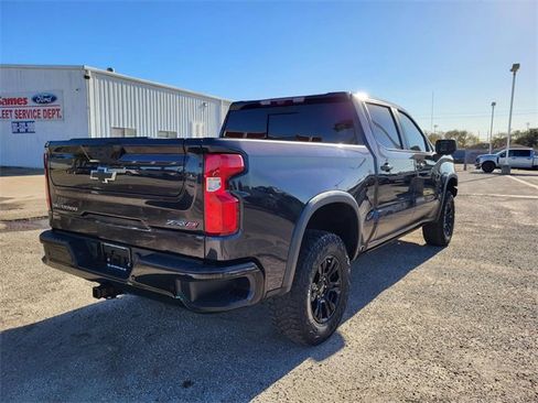 Used 2023 Chevrolet Silverado 1500 ZR2 w/ Technology Package image 23