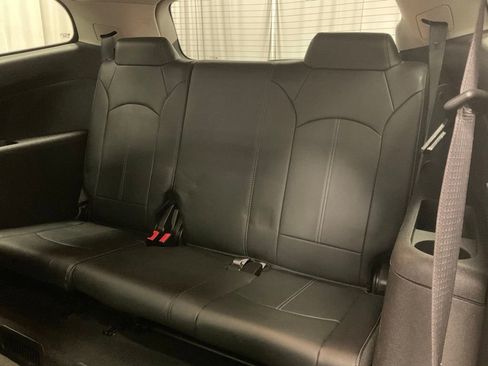 Used 2015 Chevrolet Traverse LT image 38