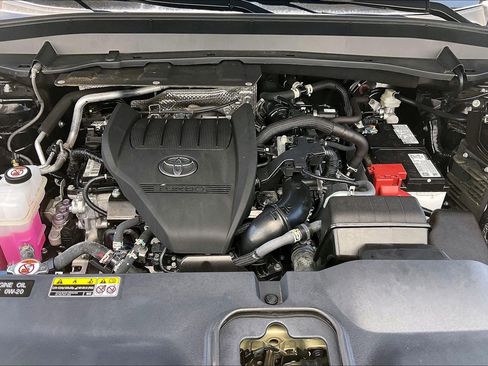Used 2024 Toyota Grand Highlander AWD image 13