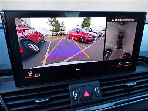 Used 2025 Audi Q5 e Premium Plus w/ Premium Plus Package image 25