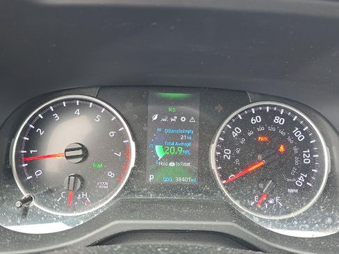 Used 2021 Toyota RAV4 XLE Premium FWD image 15