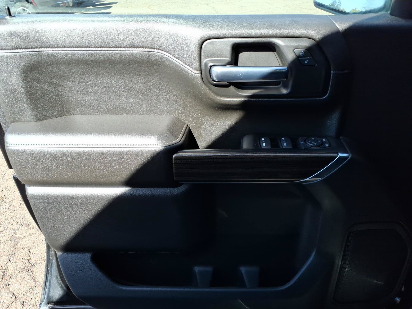 Used 2022 Chevrolet Silverado 1500 LT Trail Boss w/ Bed Protection Package AWD/4WD image 12