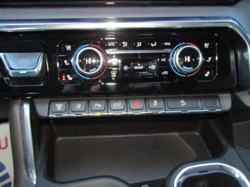 Used 2025 GMC Sierra 3500 Denali w/ Denali Reserve Package image 16