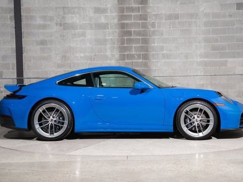 Used 2025 Porsche 911 Carrera RWD image 2