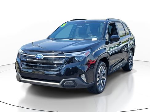 Used 2025 Subaru Forester Touring AWD/4WD image 3
