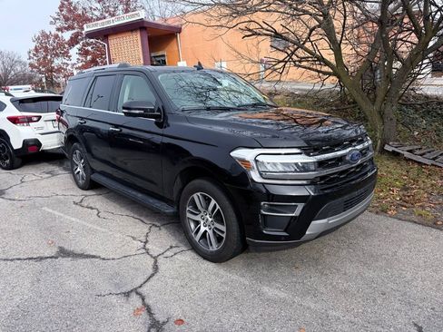 Used 2024 Ford Expedition Limited image 1