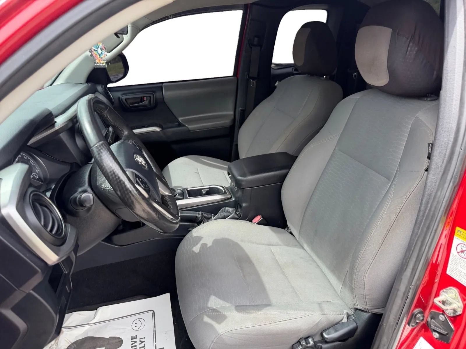 Used 2016 Toyota Tacoma SR5 AWD/4WD image 12
