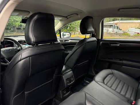 Used 2018 Ford Fusion SE w/ Equipment Group 602A FWD image 17