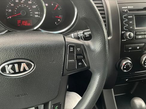 Used 2011 Kia Sorento 2WD w/ Convenience Pkg image 10