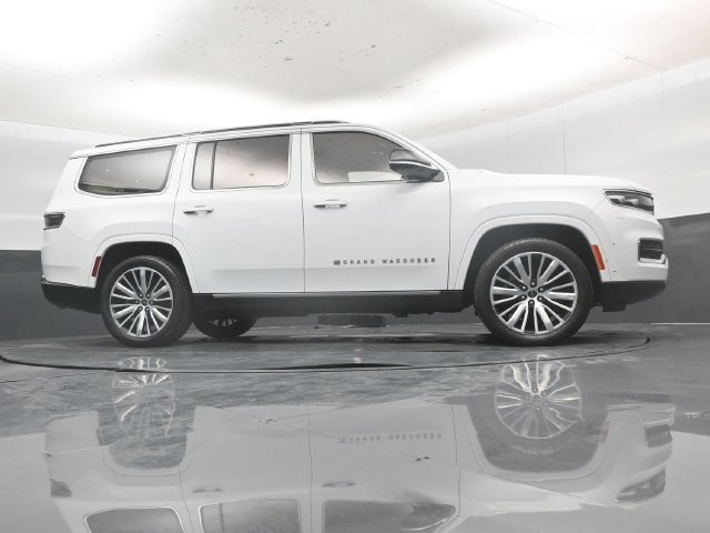 Used 2023 Jeep Grand Wagoneer Series III AWD/4WD image 53