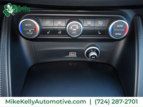 Used 2018 Alfa Romeo Stelvio AWD image 18