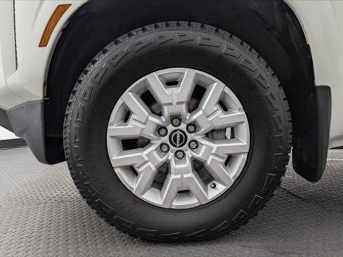 Used 2022 Nissan Frontier SV w/ Technology Package RWD image 28