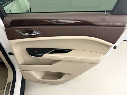 Used 2015 Cadillac SRX Luxury w/ Driver Awareness Package image 32