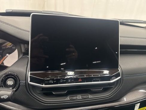 New 2026 Jeep Compass Latitude image 12