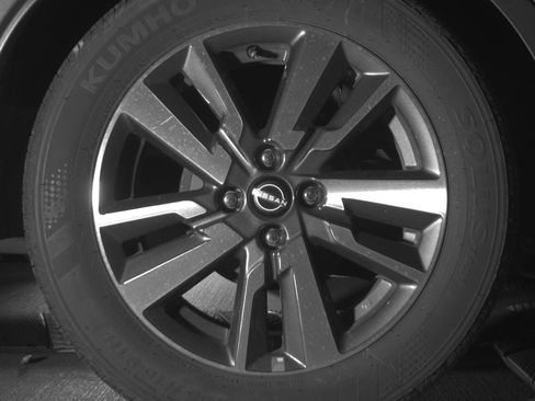 Used 2025 Nissan Versa SV FWD image 15