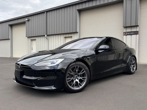 Used 2023 Tesla Model S Standard Range image 5