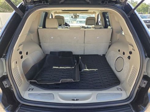 Used 2018 Jeep Grand Cherokee Overland RWD image 17