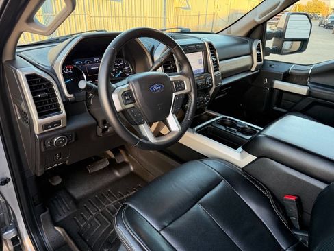 Used 2021 Ford F350 Lariat image 15