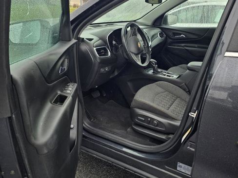 Used 2023 Chevrolet Equinox LT image 3