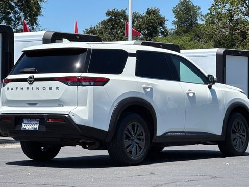 Used 2022 Nissan Pathfinder S w/ Cargo Package AWD/4WD image 3
