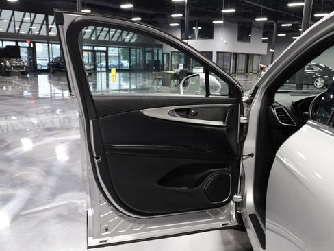Used 2016 Lincoln MKX Premiere AWD/4WD image 10