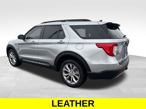 Used 2024 Ford Explorer XLT w/ Equipment Group 202A image 4