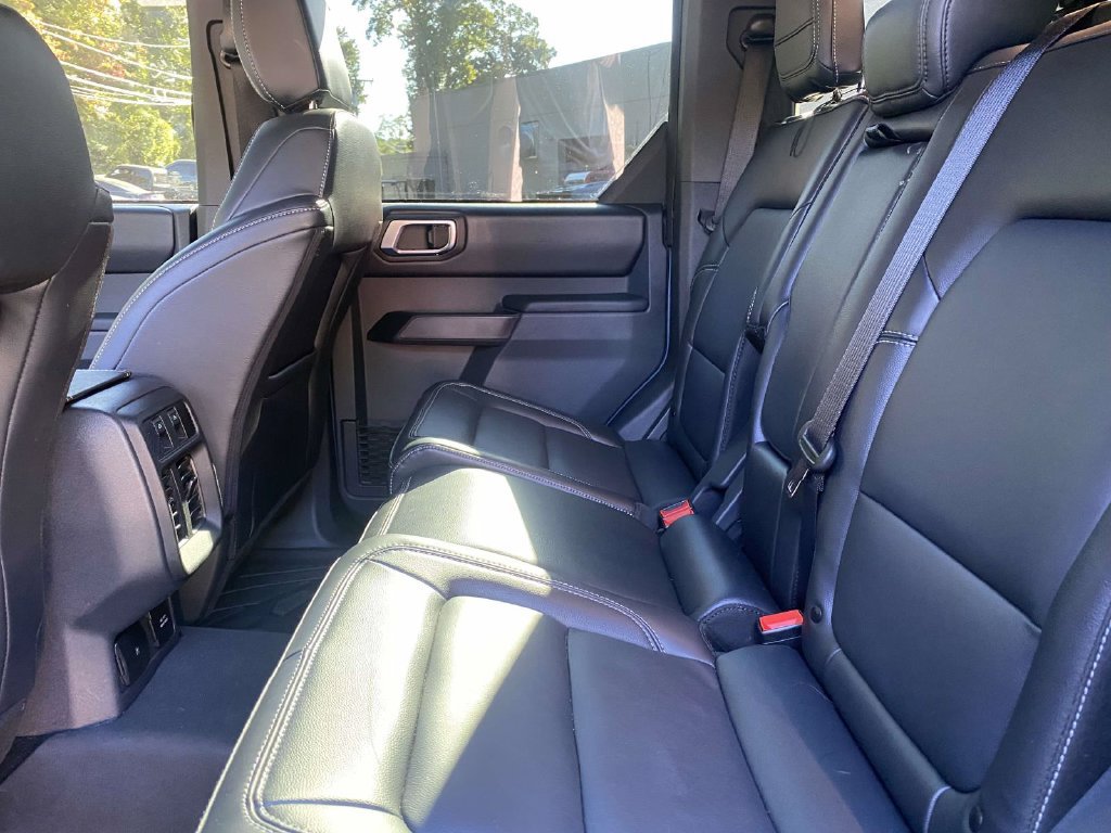 Used 2025 Ford Bronco Outer Banks AWD/4WD image 11