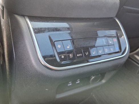 Certified 2025 INFINITI QX80 Luxe image 17