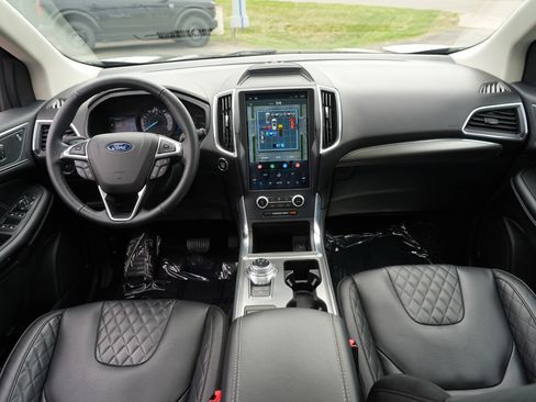 Used 2023 Ford Edge Titanium w/ Equipment Group 301A AWD/4WD image 28