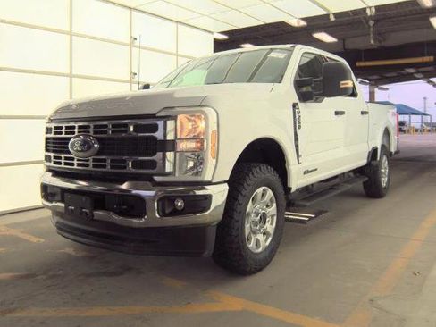 Used 2024 Ford F250 XLT w/ FX4 Off-Road Package image 2