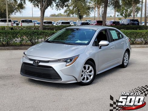Used 2024 Toyota Corolla LE image 1