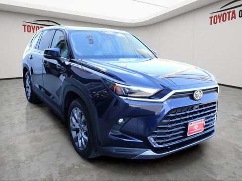Certified 2024 Toyota Grand Highlander AWD image 6