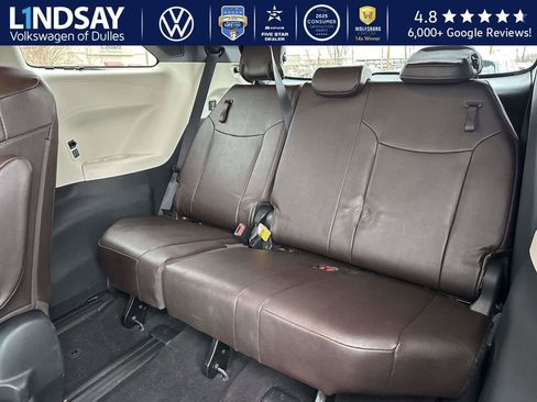 Used 2021 Toyota Sienna Platinum image 14