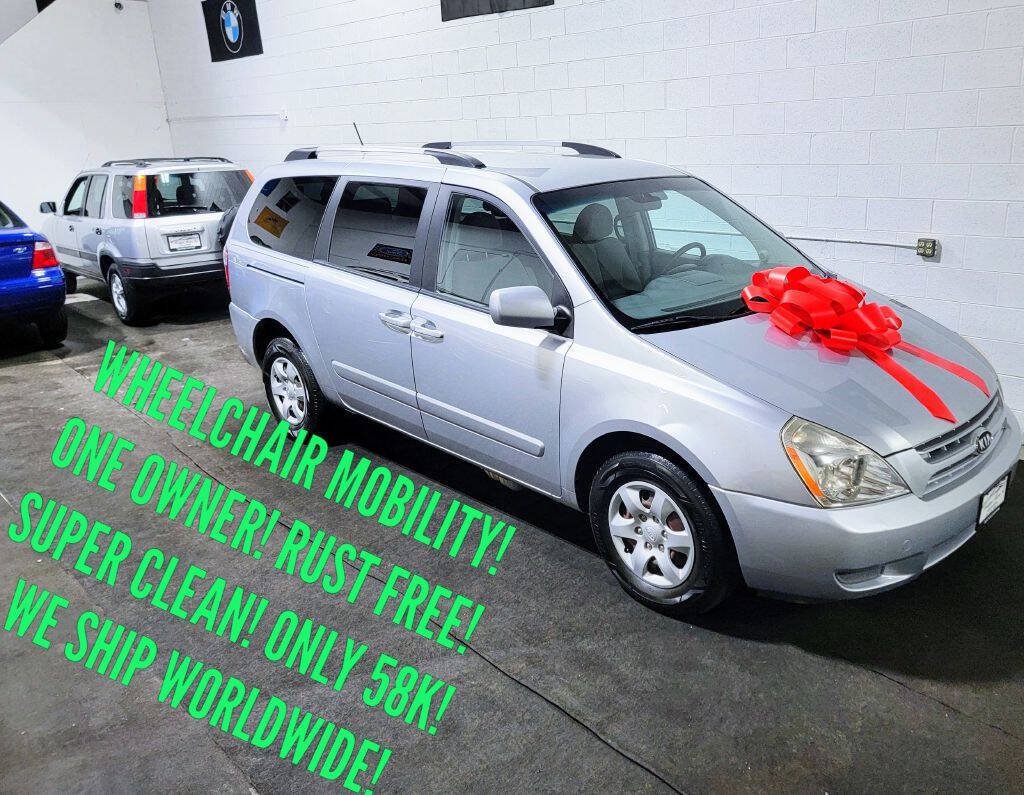 Used 2010 Kia Sedona LX FWD image 1