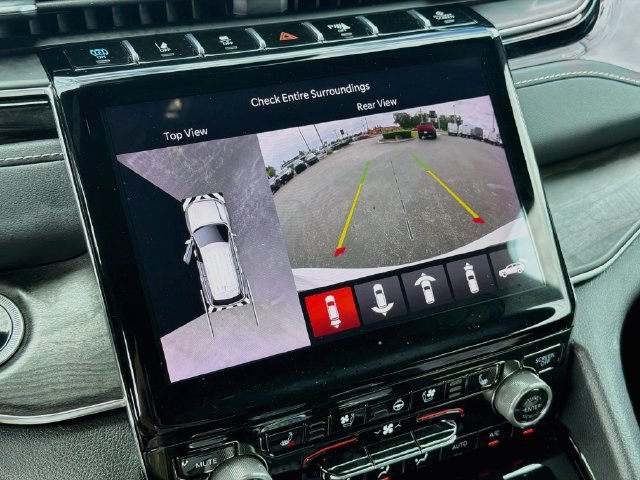 Used 2023 Jeep Grand Cherokee Overland w/ Advanced Protech Group III AWD/4WD image 15