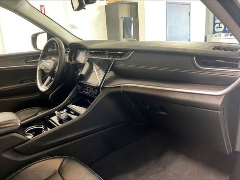 Used 2022 Jeep Grand Cherokee Limited AWD/4WD image 14