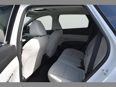 Used 2025 Hyundai Tucson SEL FWD image 12