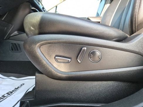 Used 2023 Lincoln Nautilus AWD w/ Premium Package image 18