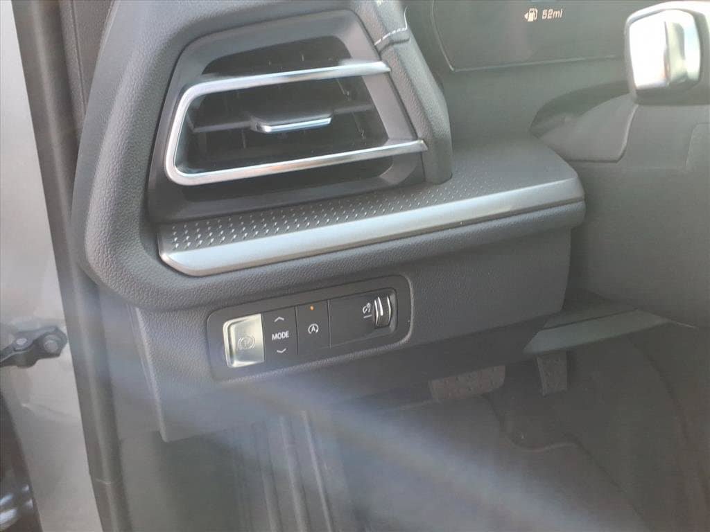 New 2026 Chevrolet Traverse LT w/ Enhanced Driving Package FWD image 16