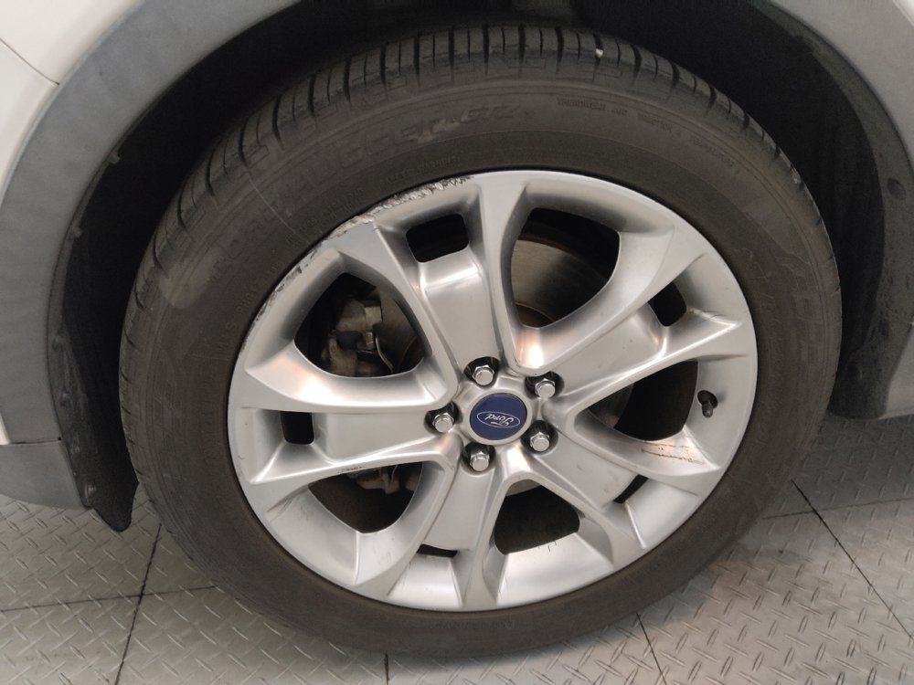 Used 2015 Ford Escape Titanium FWD image 31