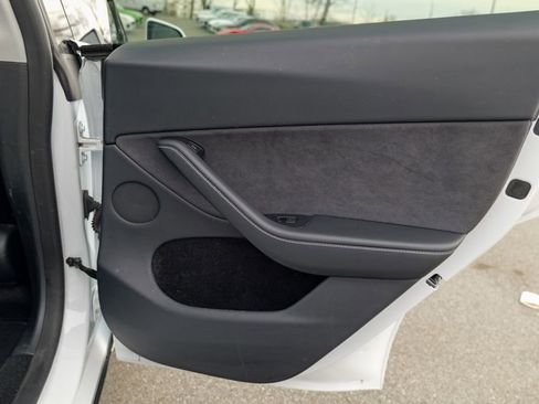 Used 2024 Tesla Model Y Long Range image 28
