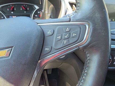Used 2019 Chevrolet Equinox LT w/ Driver Convenience Package AWD/4WD image 12